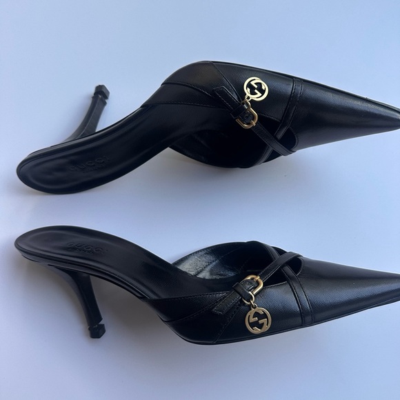 GUCCI vintage kitten heels ,GG gold charm. - Picture 6 of 12